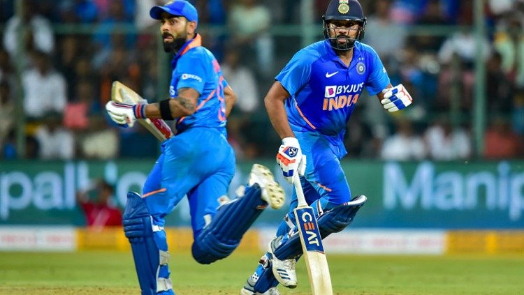 Kohli and Sharma's Historic Battle: India vs. Australia Cricket Showdown