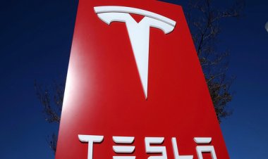 India entices Tesla: Slashes EV import duty to 15%
