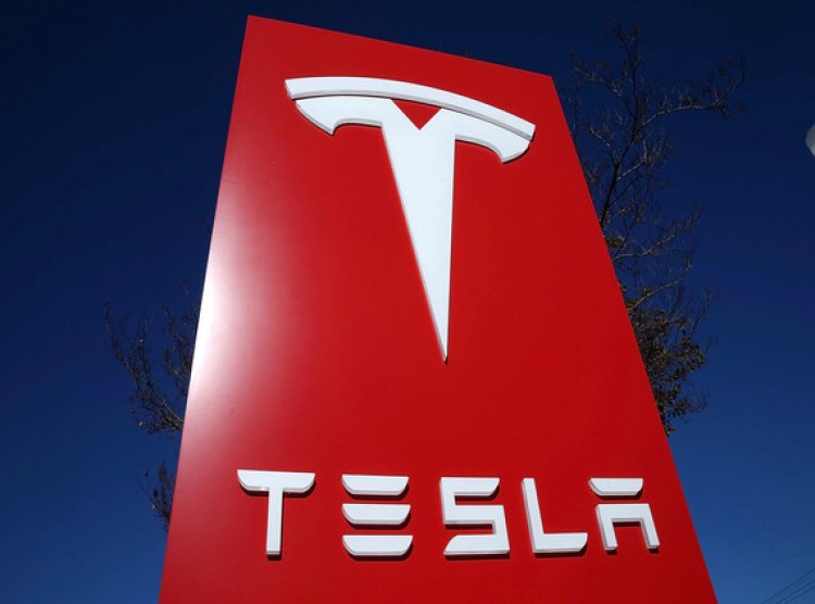 India entices Tesla: Slashes EV import duty to 15%