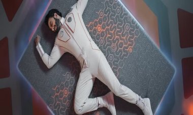 Ranveer Singh rescues Mumbai from aliens in Sleepyhead advertisement