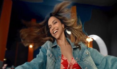 Deepika Padukone demonstrates 'superstar snaps' with CAMON 30 Series