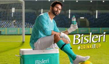 Shahid Kapoor and Football Stars Shine in Bisleri #DrinkItUp Ad