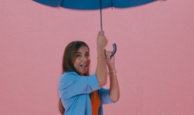 Prajakta Koli Brings Monsoon Magic to Bata Floatz