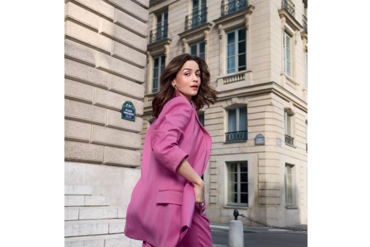 Alia Bhatt Shines in L’Oréal Paris Gloss Campaign