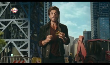 SRK Brings the ‘Wow’ to Sunfeast Wowzers’ Snack Attack