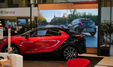 Redefining Automotive Retail: Samsung Extends Smart Signage Partnership with Toyota Worldwide