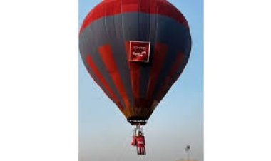 Mars Cosmetics launches Cloud Kiss lipstick with a hot air balloon activation, blending cushiony comfort, playful colour and experiential marketing to create an uplifting beauty launch moment.