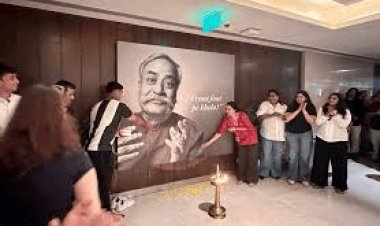 Ogilvy Mumbai Honors Piyush Pandey With Statue At Office Entrance