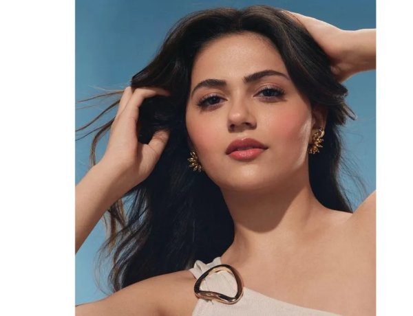 Lakmé Celebrates Self Made Confidence With Bold I Earned It Campaign