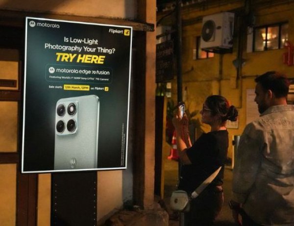 Flipkart Turns Billboard Into Live Camera Test For Motorola Edge