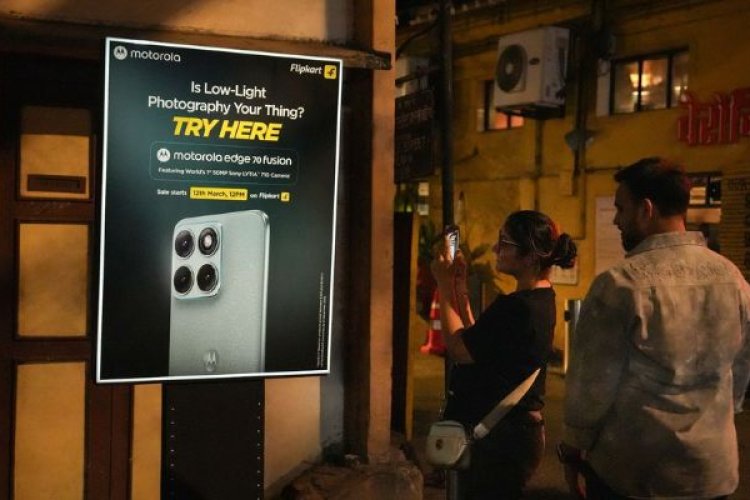 Flipkart Turns Billboard Into Live Camera Test For Motorola Edge