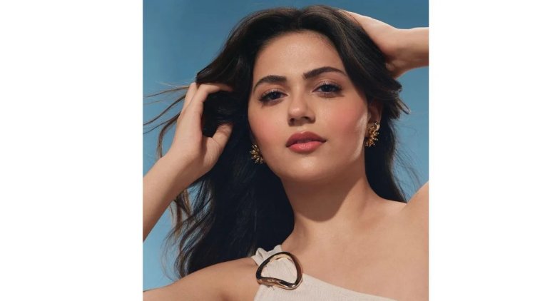 Lakmé Celebrates Self Made Confidence With Bold I Earned It Campaign