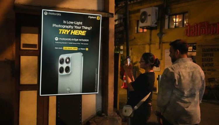 Flipkart Turns Billboard Into Live Camera Test For Motorola Edge