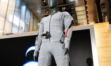 Prada Develops Lunar Mission Cooling Garment with Axiom Space