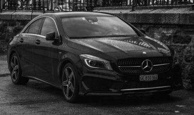 Mercedes-Benz Brings Global '140 Years. 140 Places.' Drive to India