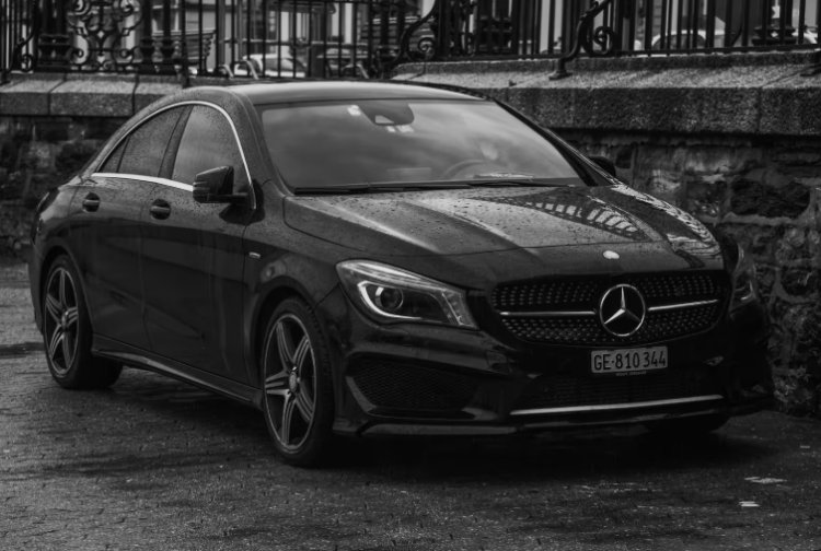 Mercedes-Benz Brings Global '140 Years. 140 Places.' Drive to India
