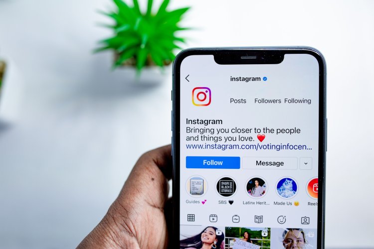 Meta Adds AI Smart Glasses-Exclusive Instagram Stories Features
