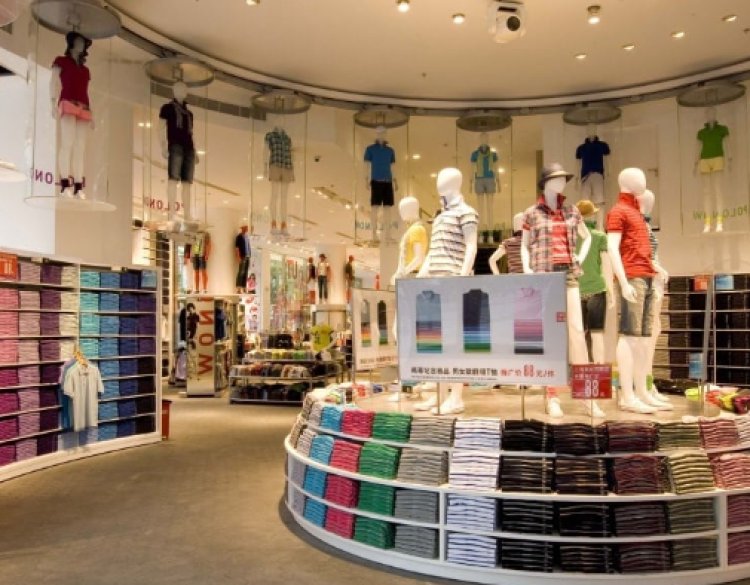 Uniqlo Owner Fast Retailing Raises Full-Year Profit Forecast