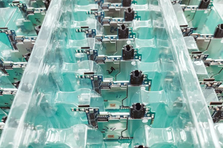 Government Cuts Customs Duty on Components for Electronics Manufacturing