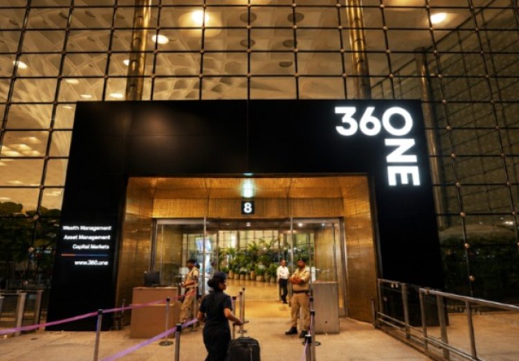 360 ONE Unveils India's Largest Airport Brand Installations at Mumbai T2